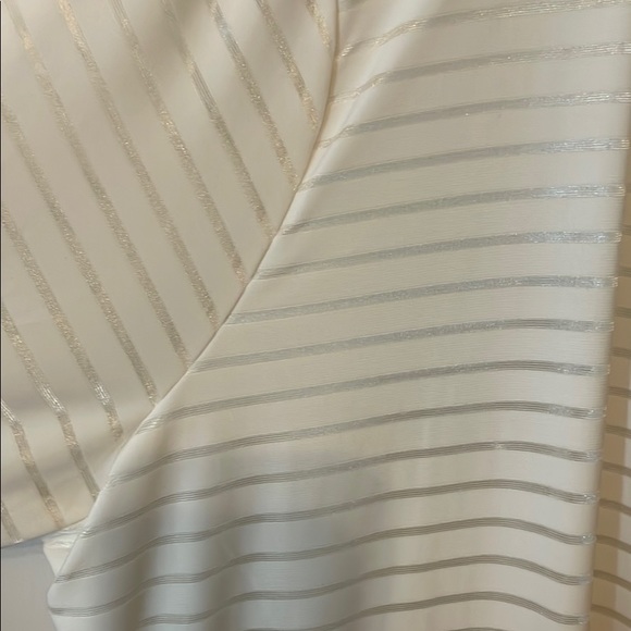 Beige blouse 2X. Shell and sheer overshirt. - Picture 4 of 5